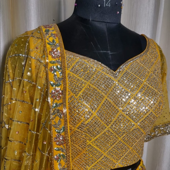 Mehndi bridal lehnga - Picture 4 of 8